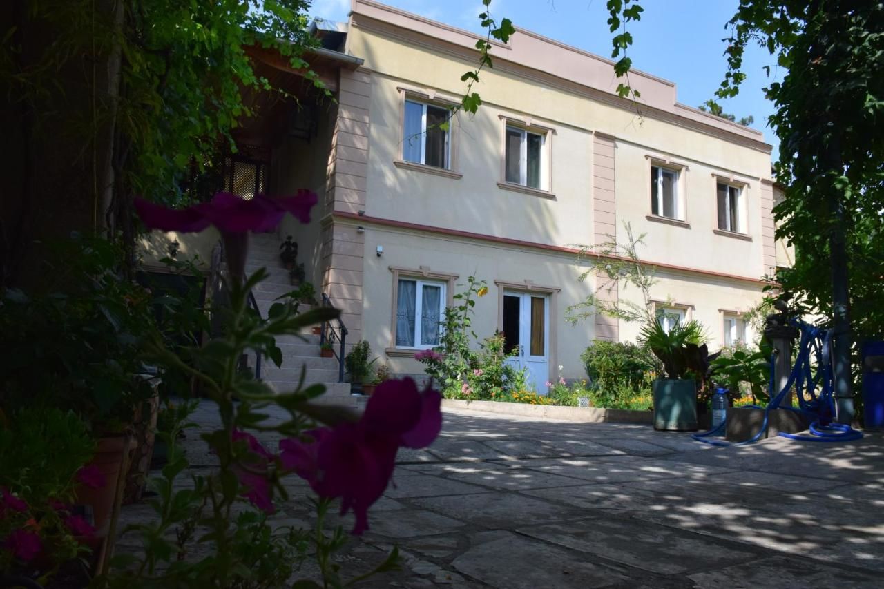 Отель Crossway Tbilisi Hotel Тбилиси-13