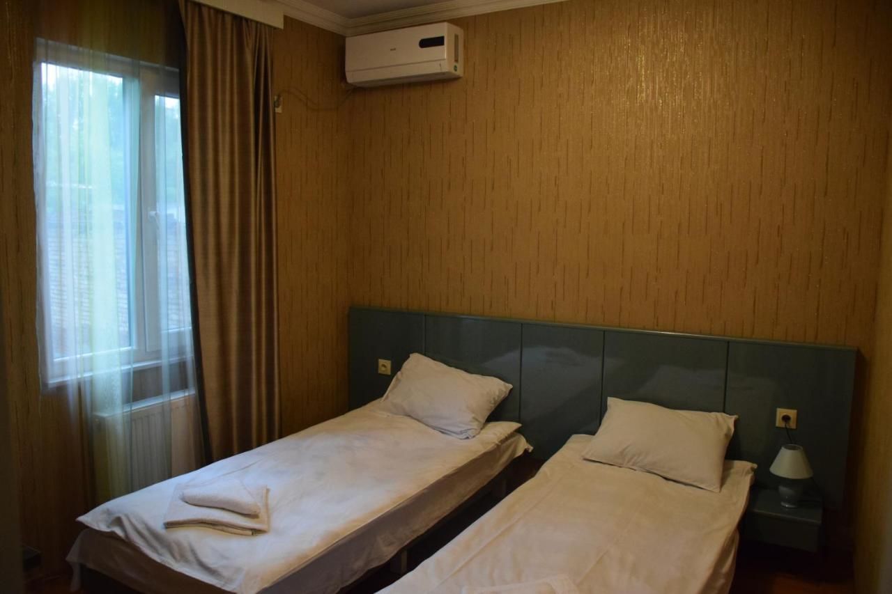Отель Crossway Tbilisi Hotel Тбилиси-23