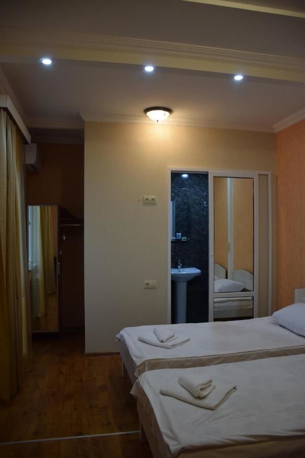 Отель Crossway Tbilisi Hotel Тбилиси-34