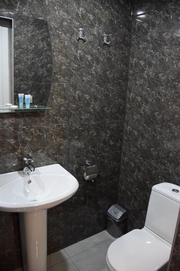 Отель Crossway Tbilisi Hotel Тбилиси-35