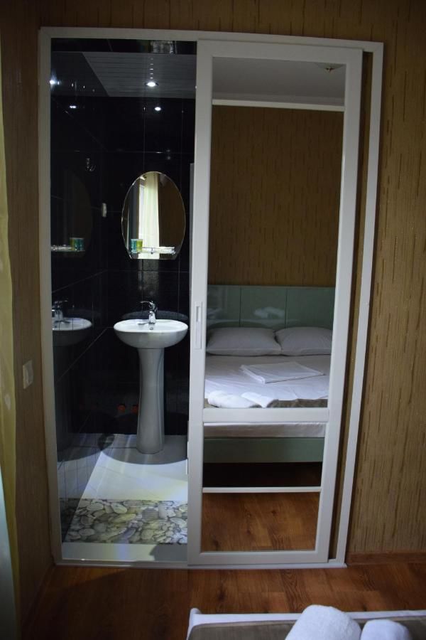 Отель Crossway Tbilisi Hotel Тбилиси-38