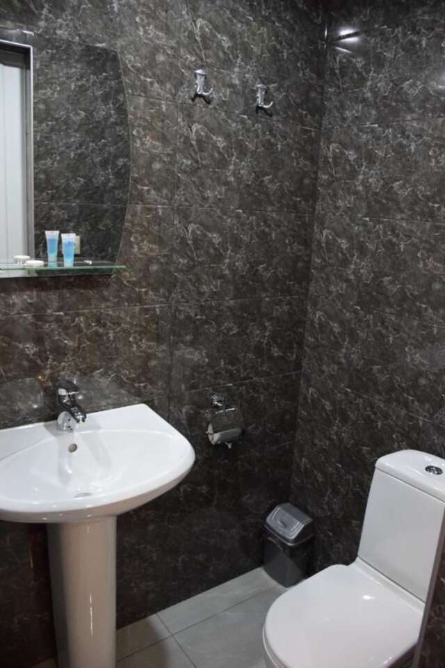 Отель Crossway Tbilisi Hotel Тбилиси-34