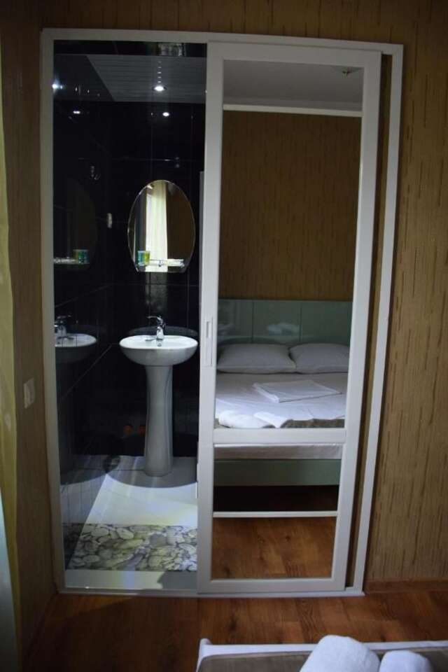 Отель Crossway Tbilisi Hotel Тбилиси-37